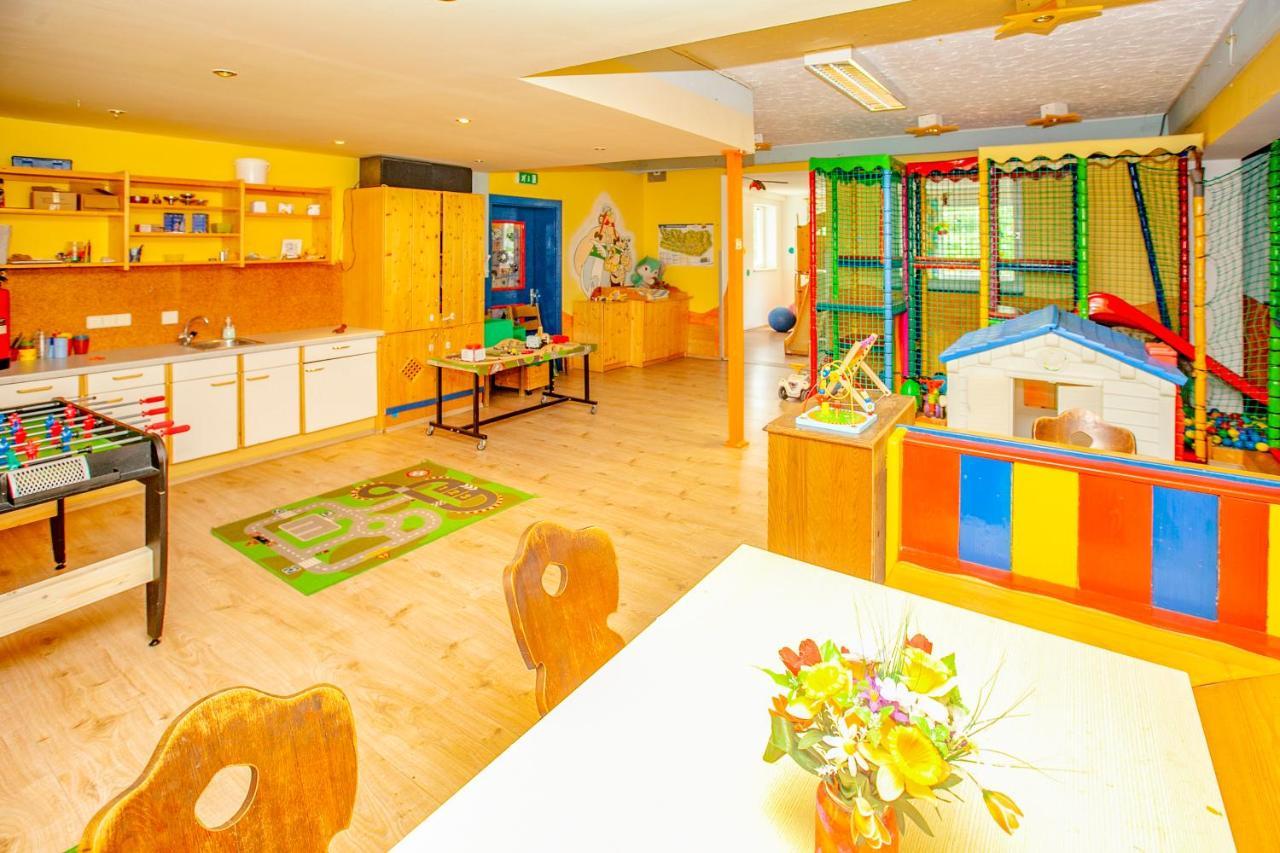 Kinderhotel Schneekonig Patergassen Exterior photo